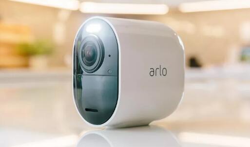 ArloUltra监控摄像头以4K格式传输视频