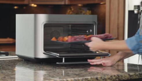 在智能手机控制的Brava台面烤箱上节省高达300