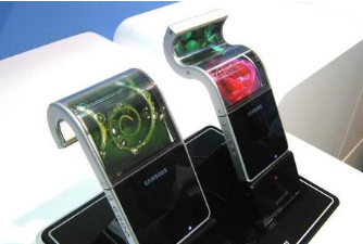 三星新专利展示了带旋转摄像头的可折叠手机