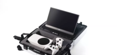微软Xbox用真正的S系列手提箱庆祝控制台飞行模拟器