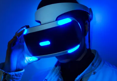 据报道索尼在开发者峰会上详细介绍了下一代PSVR