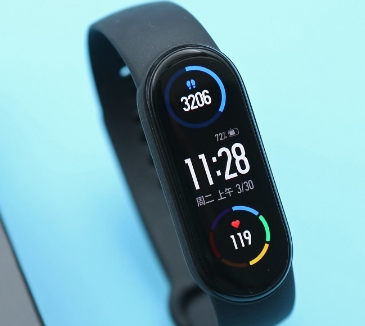 手电筒到达小米MiBand6这是获取和使用它的方法