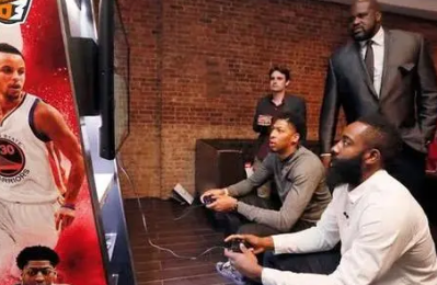来自StateFarm的杰克出现在NBA2K22