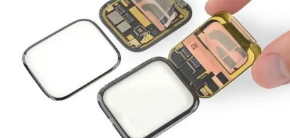 AppleWatchSeries7拆解揭示了其屏幕更新设计背后的原因