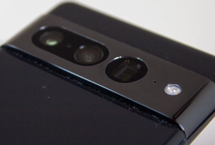 泄漏指向谷歌Pixel8手机上的新相机模块