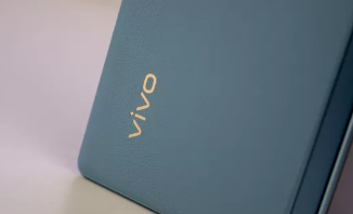 传闻中的Vivo可折叠翻盖手机瞄准了GalaxyZFlip4