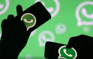WhatsApp将很快允许用户在不离开应用程序的情况下将状态更新分享为Facebook故事