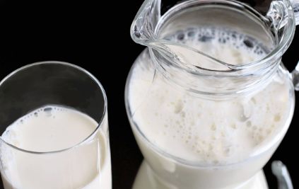 研究显示大多数植物奶替代品缺乏牛奶的营养价值