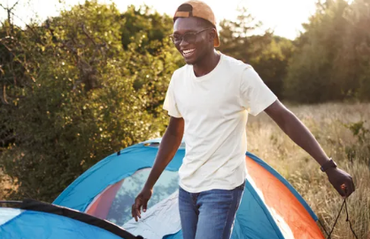 春季露营每个有自尊心的露营者在季节前应该做的12项检查